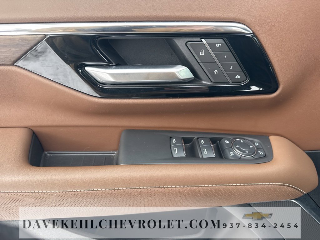 Used 2025 Chevrolet Tahoe High Country image 11