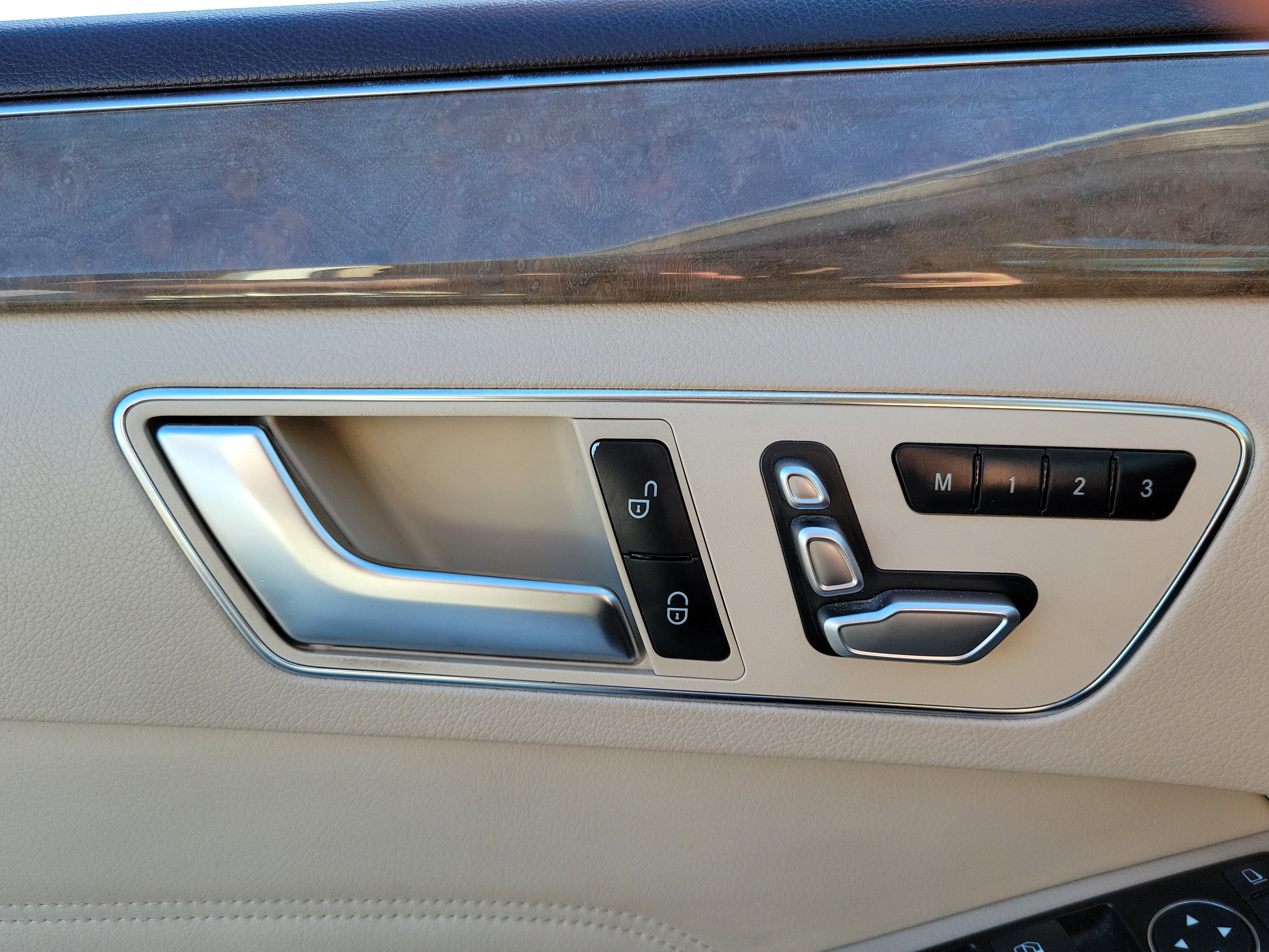 Used 2014 Mercedes-Benz E 350 Sedan image 17