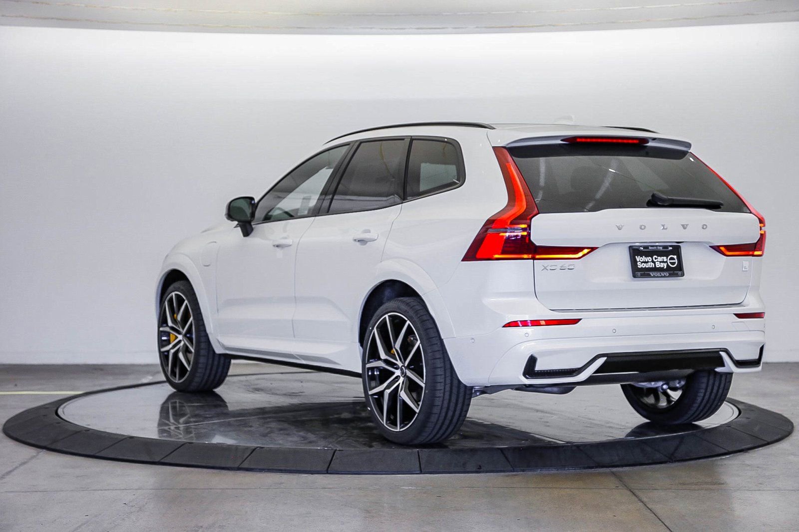 New 2026 Volvo XC60 T8 Polestar w/ Protection Package Premier image 2