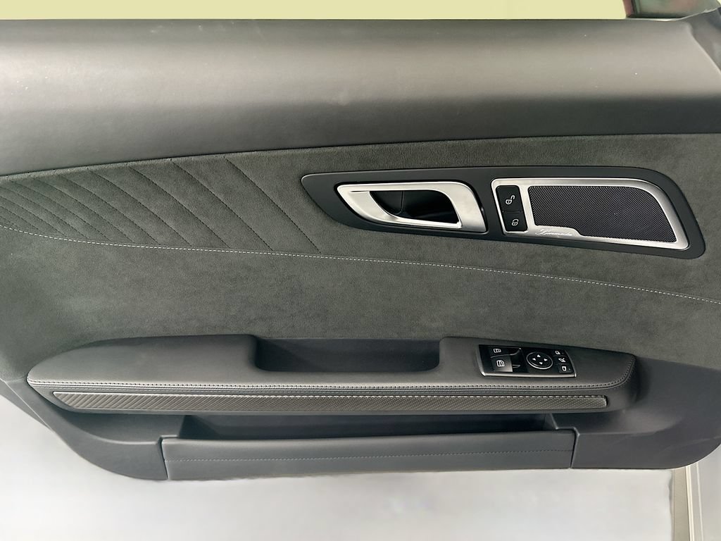 Used 2020 Mercedes-Benz AMG GT R image 21