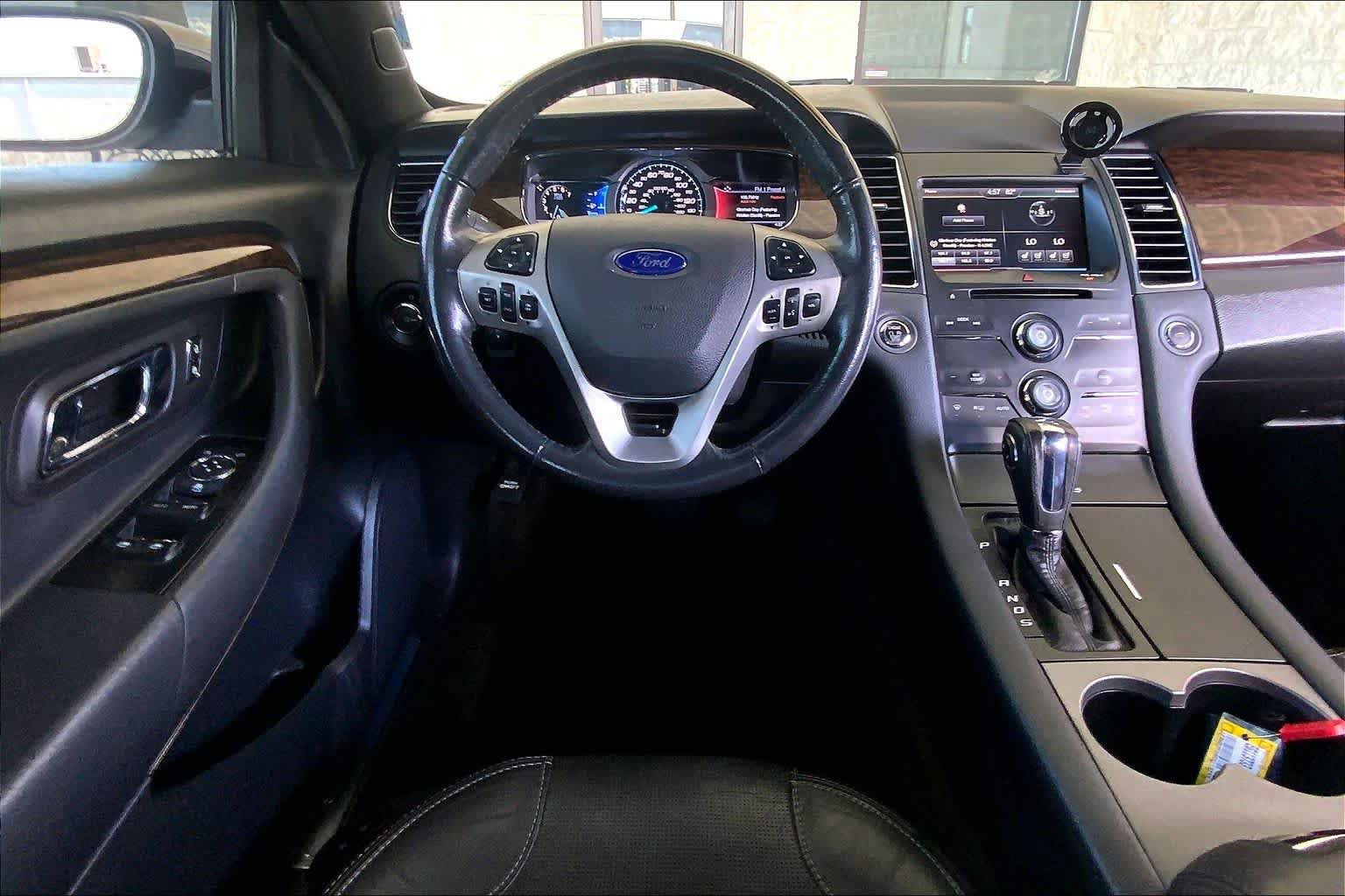 Used 2014 Ford Taurus Limited FWD image 5