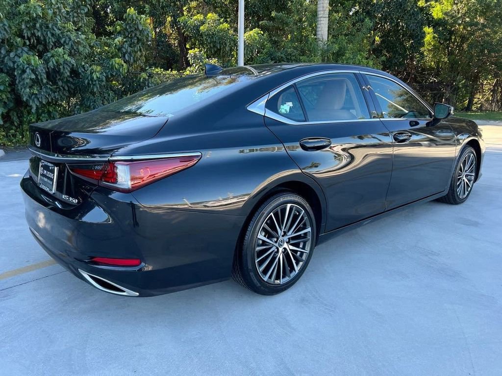 Certified 2024 Lexus ES 350 w/ Premium Package image 7