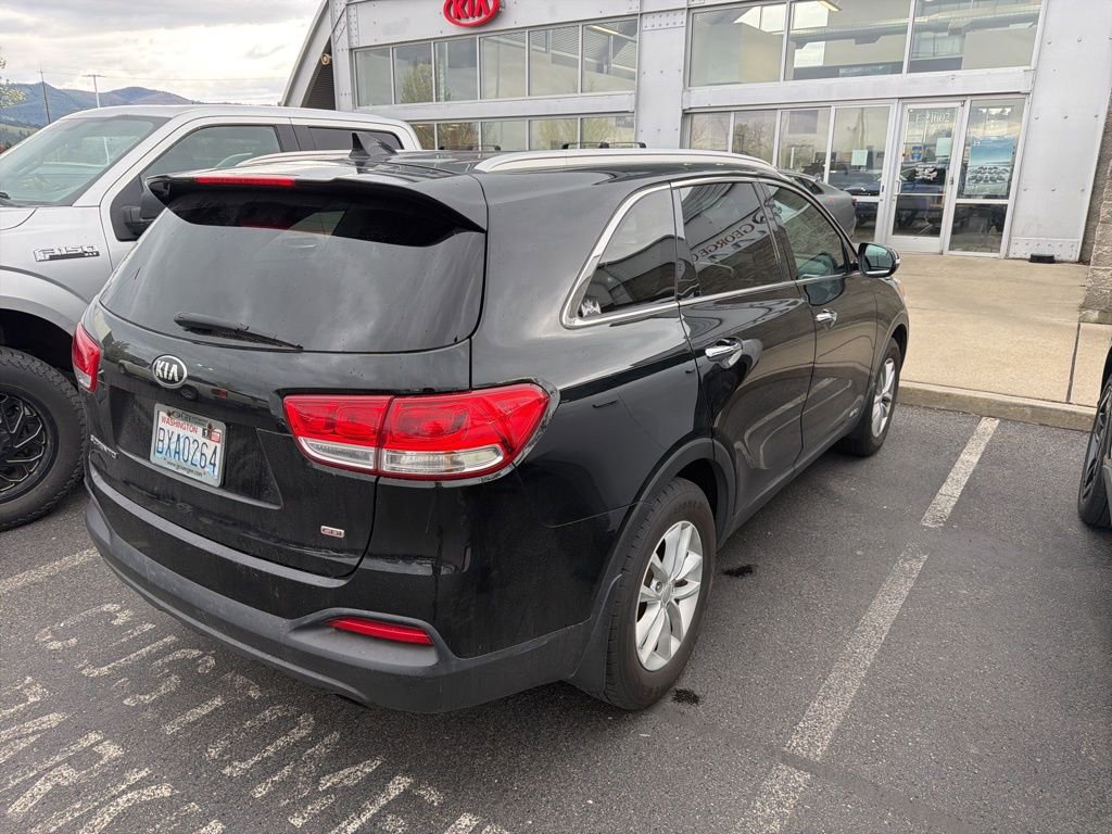 Used 2018 Kia Sorento LX image 3