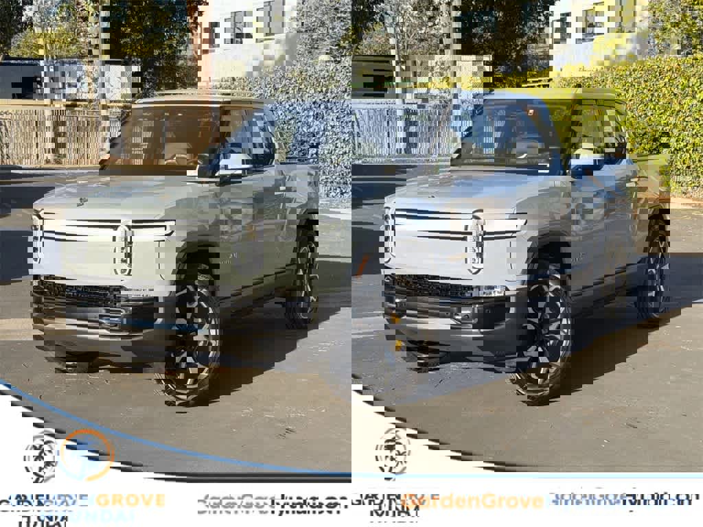 Used 2023 Rivian R1T Adventure image 1