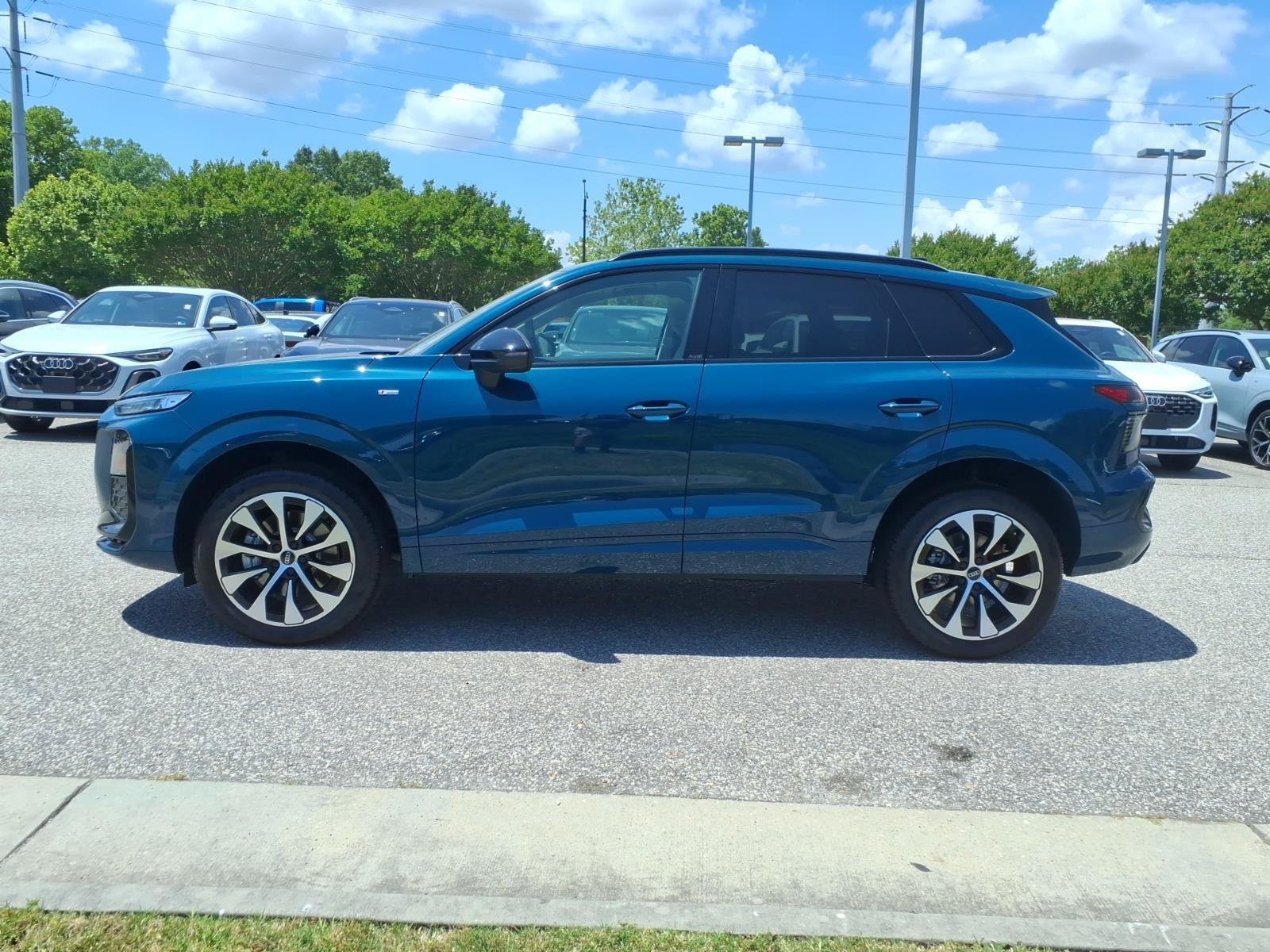 New 2026 Audi Q3 quattro 2.0T AWD/4WD image 10