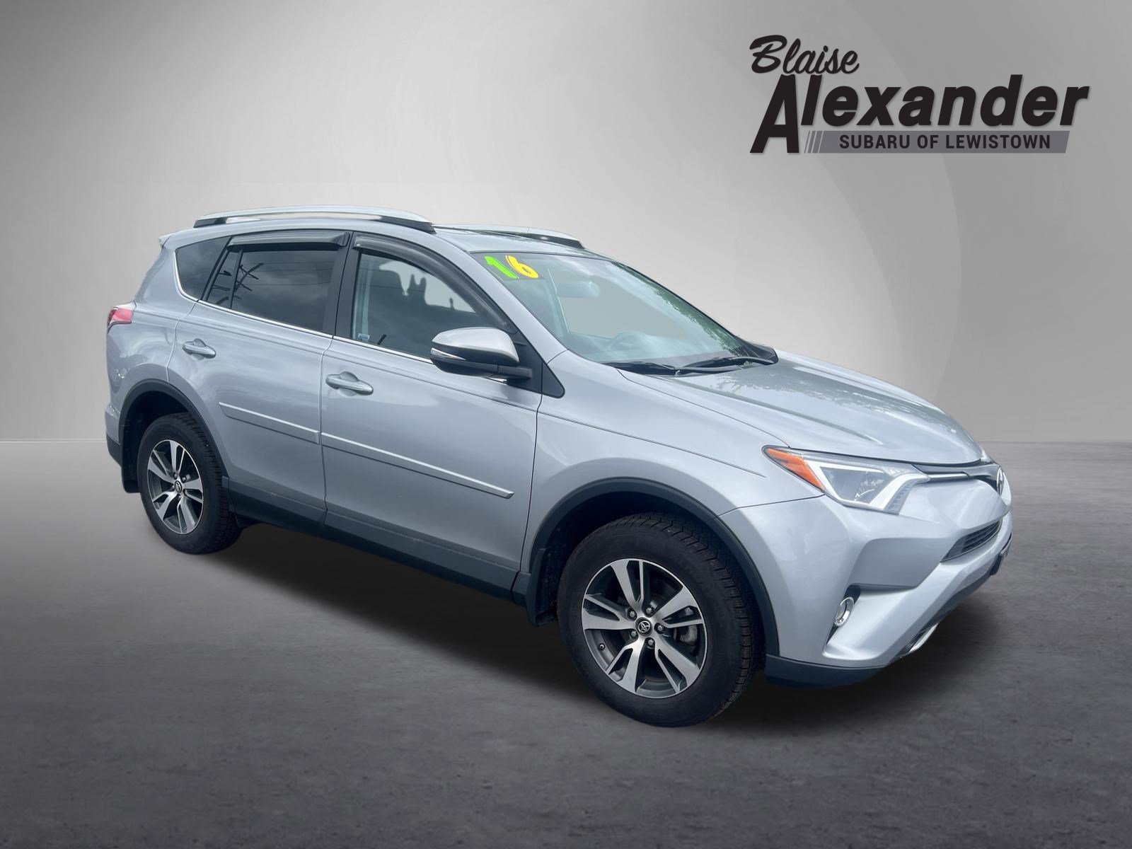 Used 2016 Toyota RAV4 XLE w/ Protection Package AWD/4WD video 1