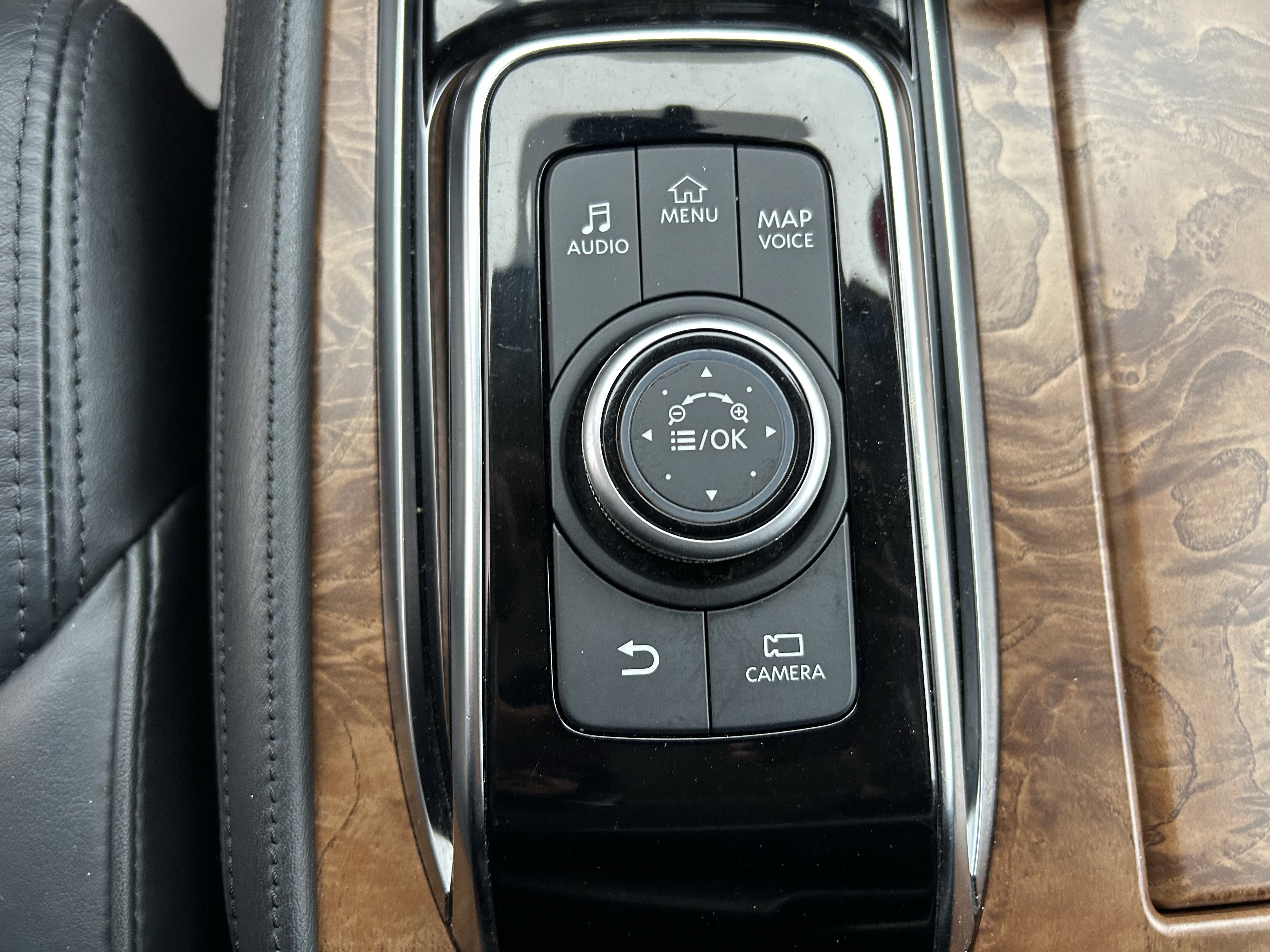 Used 2021 Nissan Armada SL w/ Captain's Chairs Package image 33