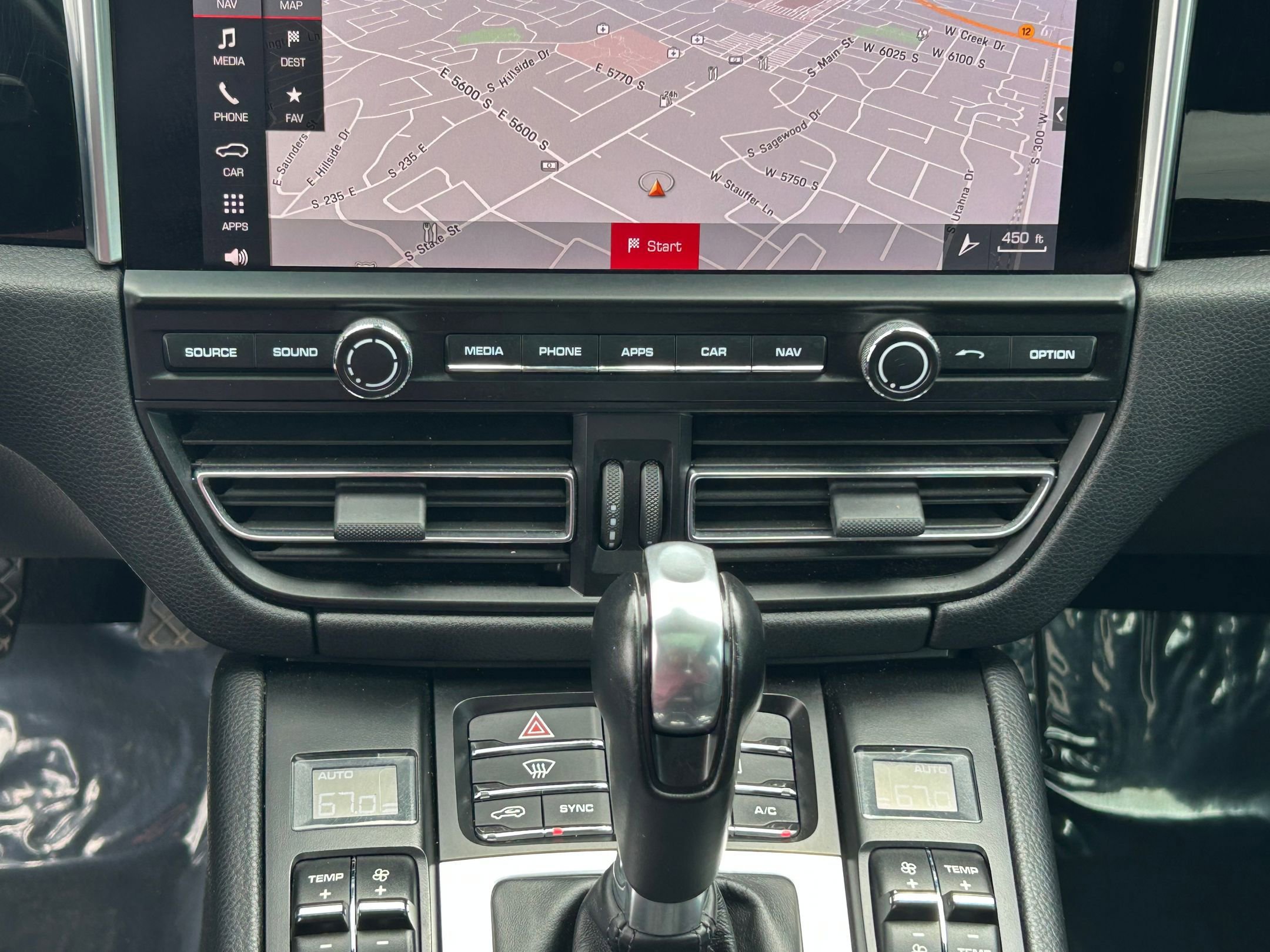 Used 2019 Porsche Macan AWD/4WD image 22