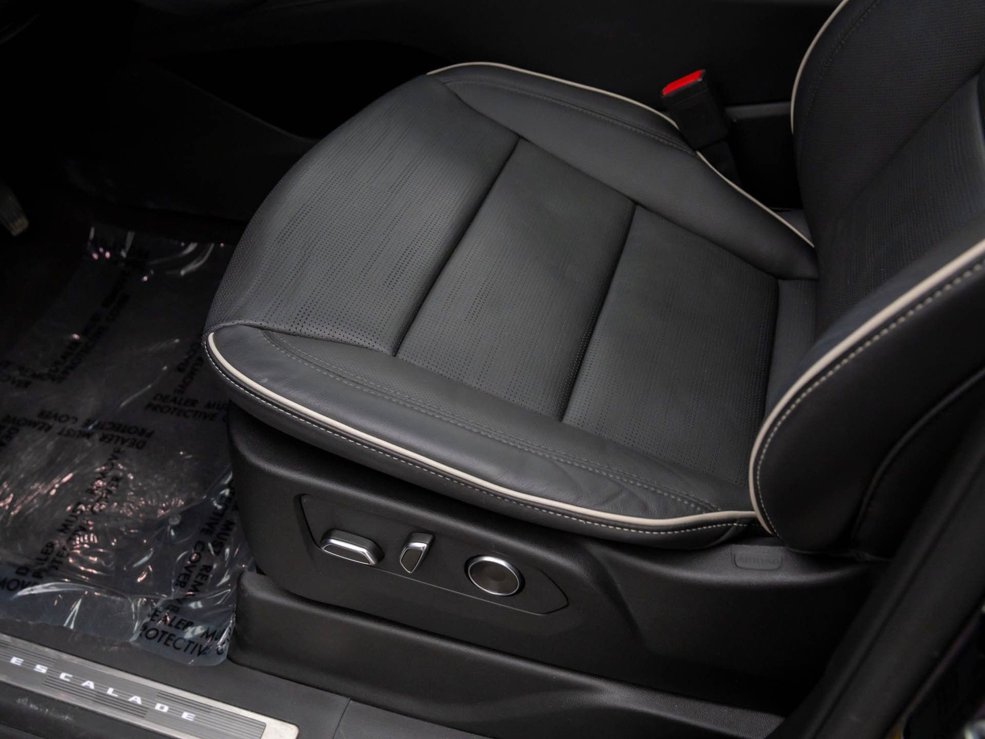 Used 2024 Cadillac Escalade Sport w/ LPO, ONYX Package image 19