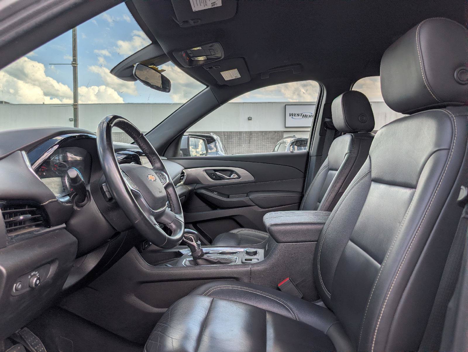 Used 2023 Chevrolet Traverse LT AWD/4WD image 11