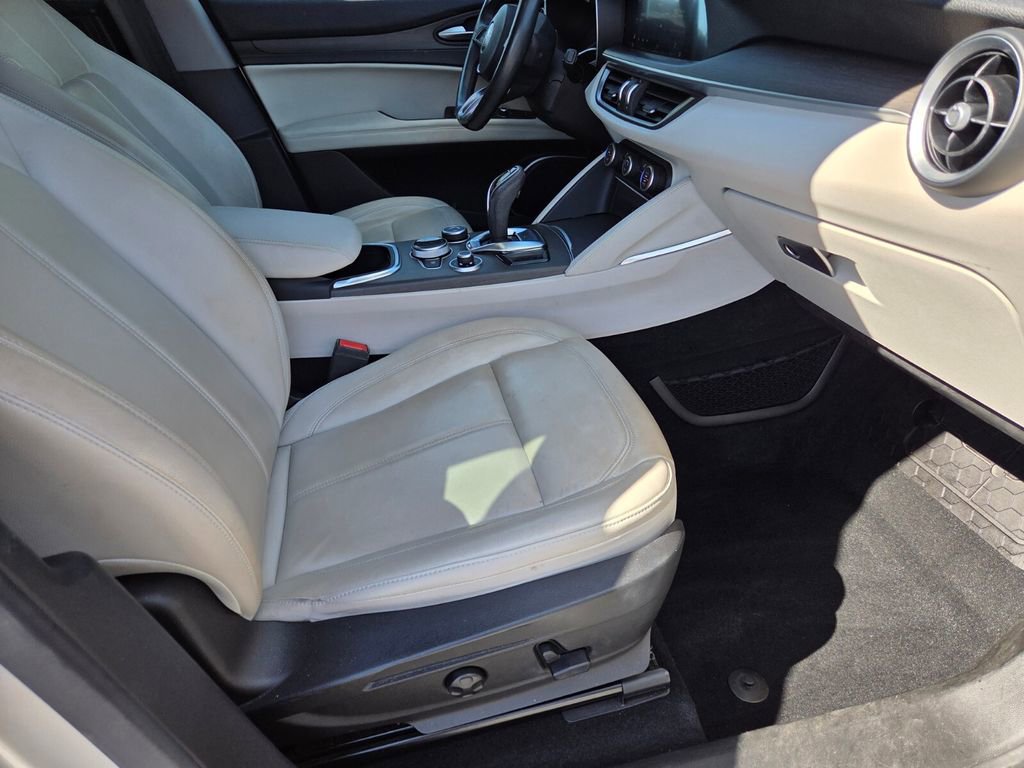 Used 2020 Alfa Romeo Stelvio Ti w/ Active Blind Spot Package image 12