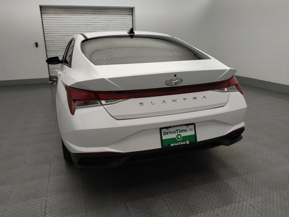 Used 2021 Hyundai Elantra SE FWD image 6