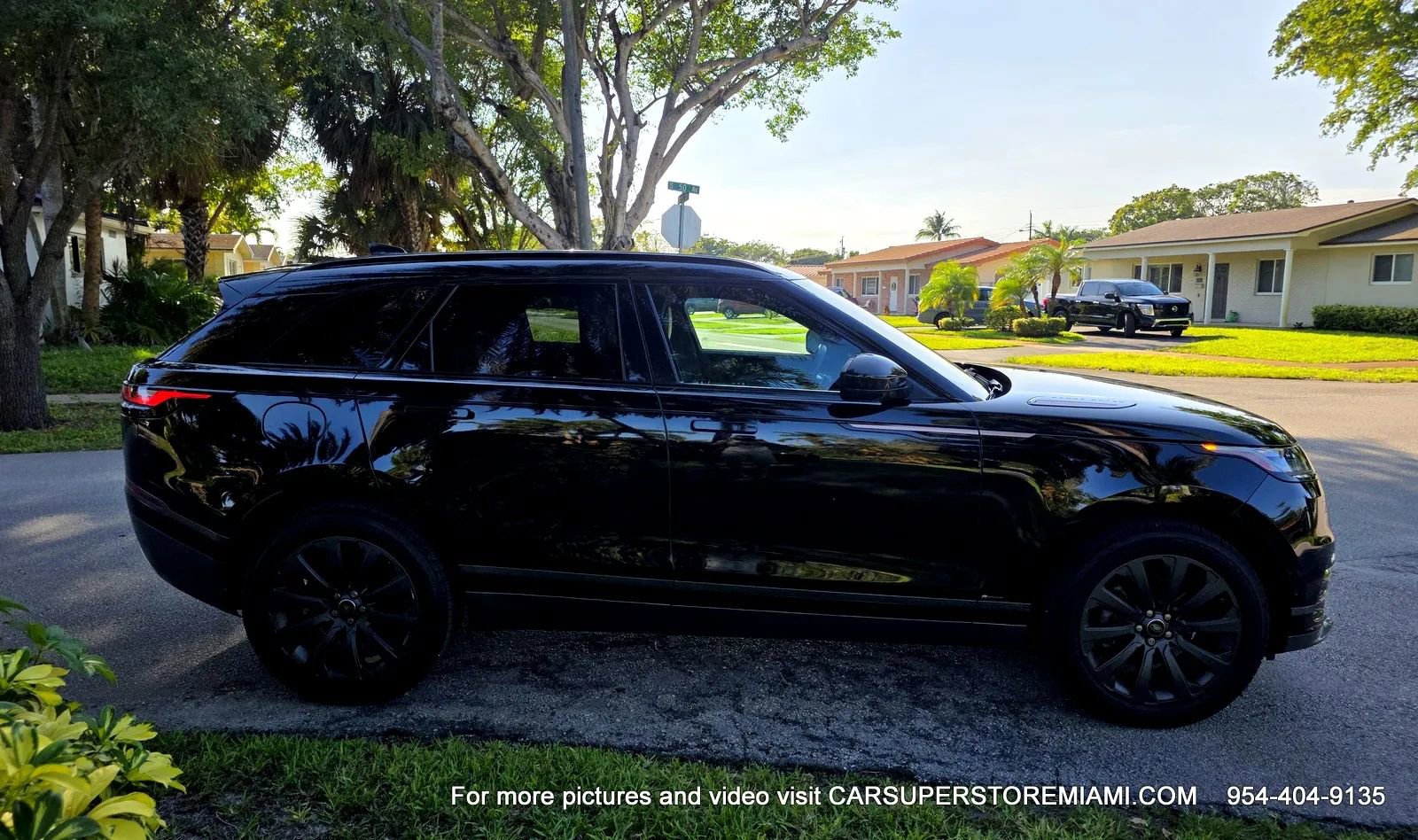 Used 2018 Land Rover Range Rover Velar R-Dynamic SE AWD/4WD image 14
