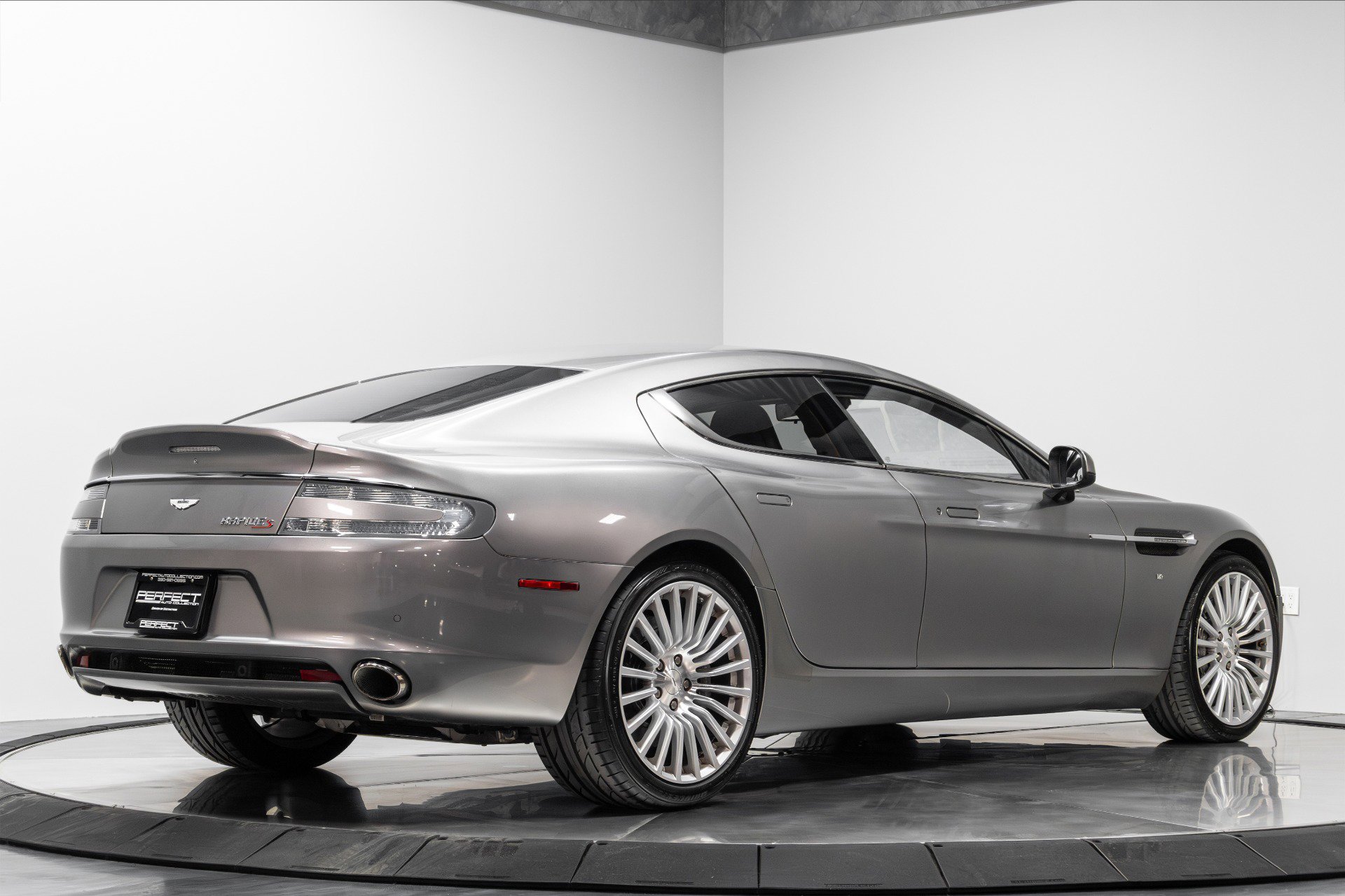 Used 2016 Aston Martin Rapide S image 15