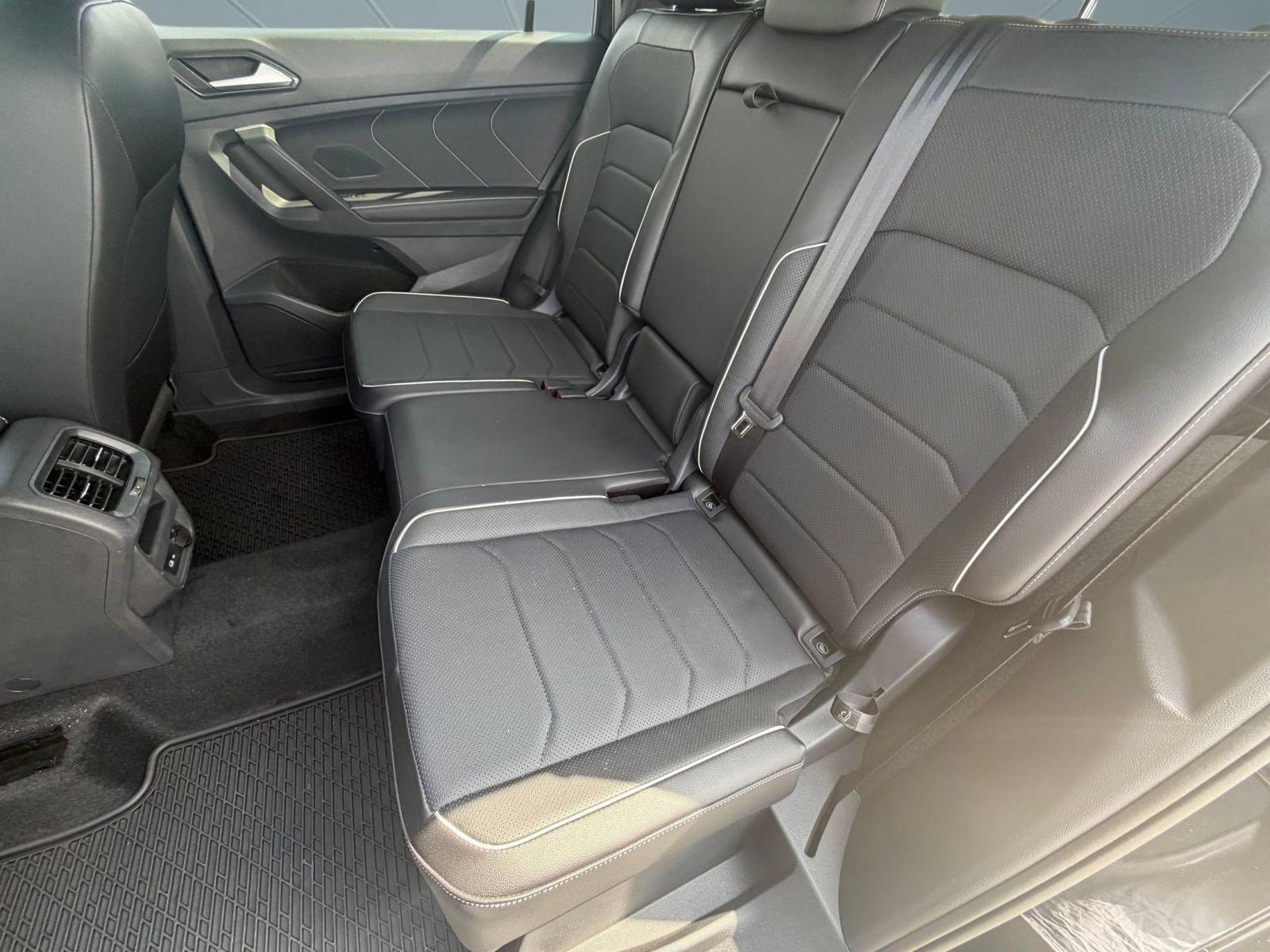 Used 2024 Volkswagen Tiguan SEL R-Line w/ MDO Package, Two-Row AWD/4WD image 23