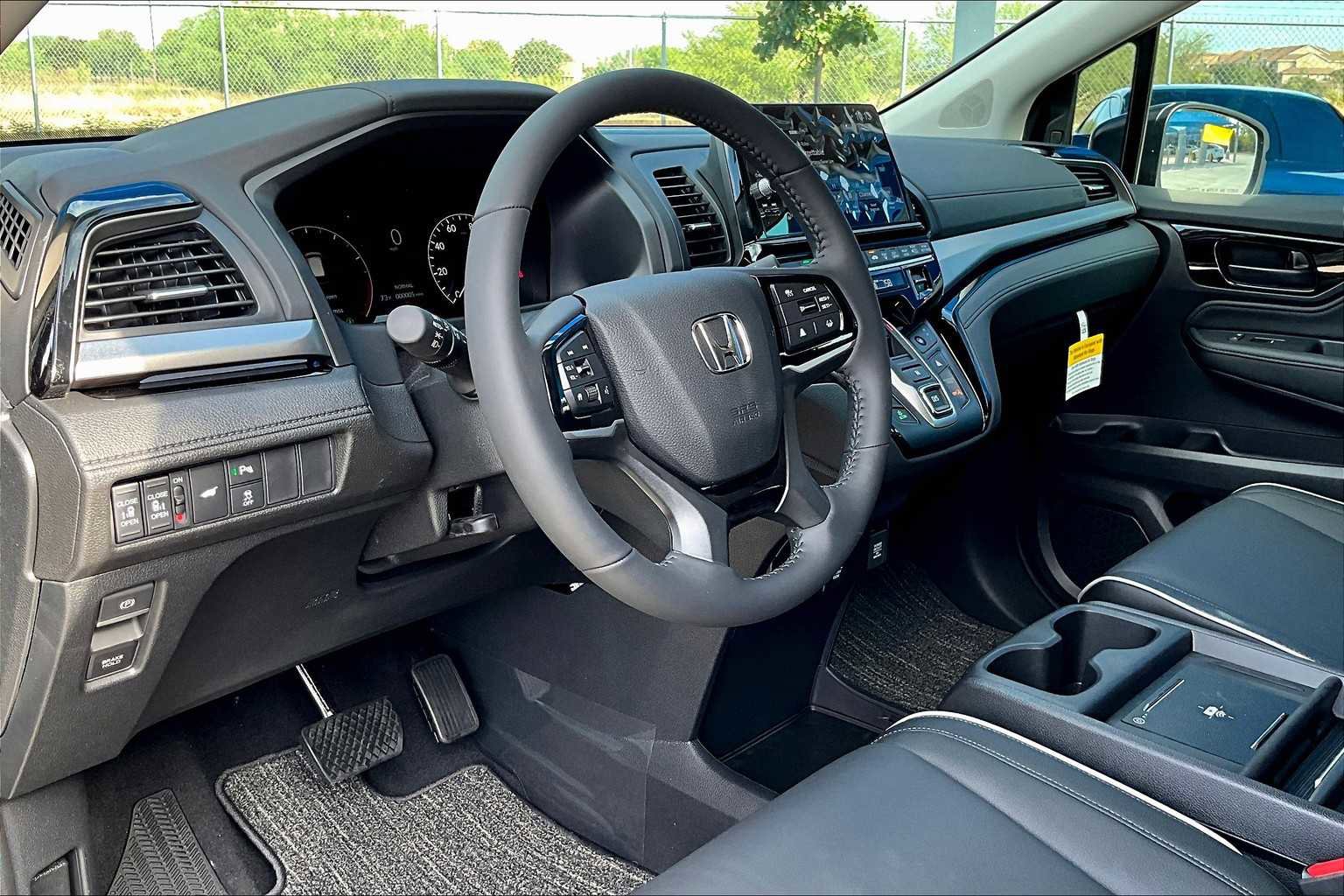 New 2026 Honda Odyssey Touring image 8
