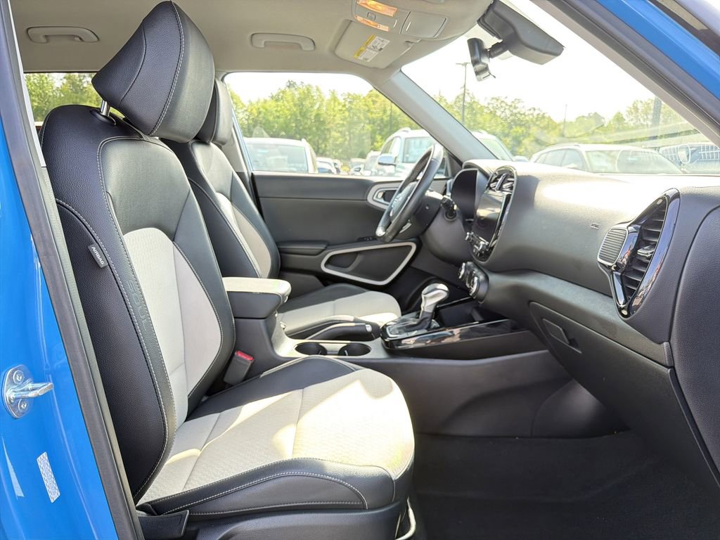Used 2024 Kia Soul GT-Line FWD image 17