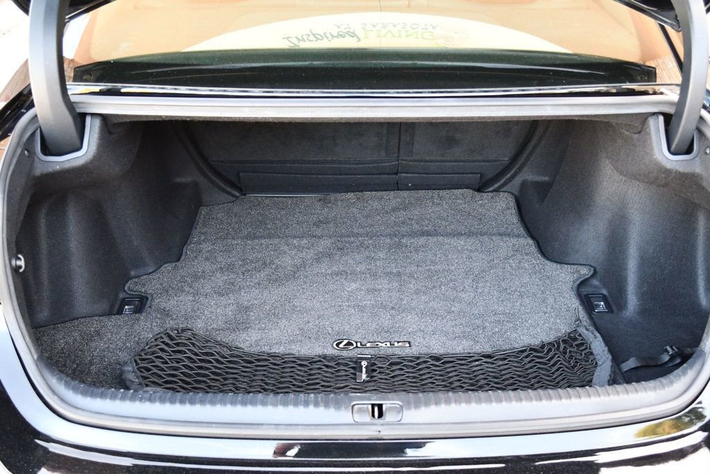 Used 2015 Lexus RC 350 w/ F Sport w/Summer Tires image 17