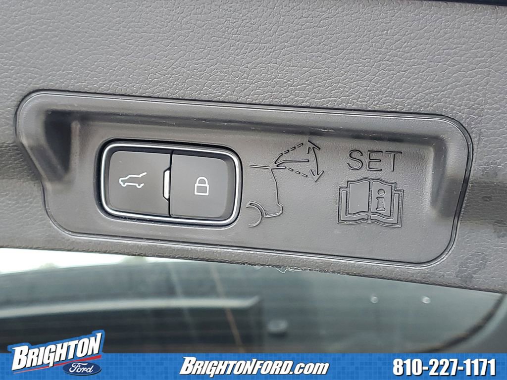 Certified 2022 Ford Explorer XLT w/ Equipment Group 202A image 9