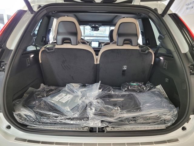 New 2026 Volvo XC90 B6 Plus w/ Protection Package Premier AWD/4WD image 15