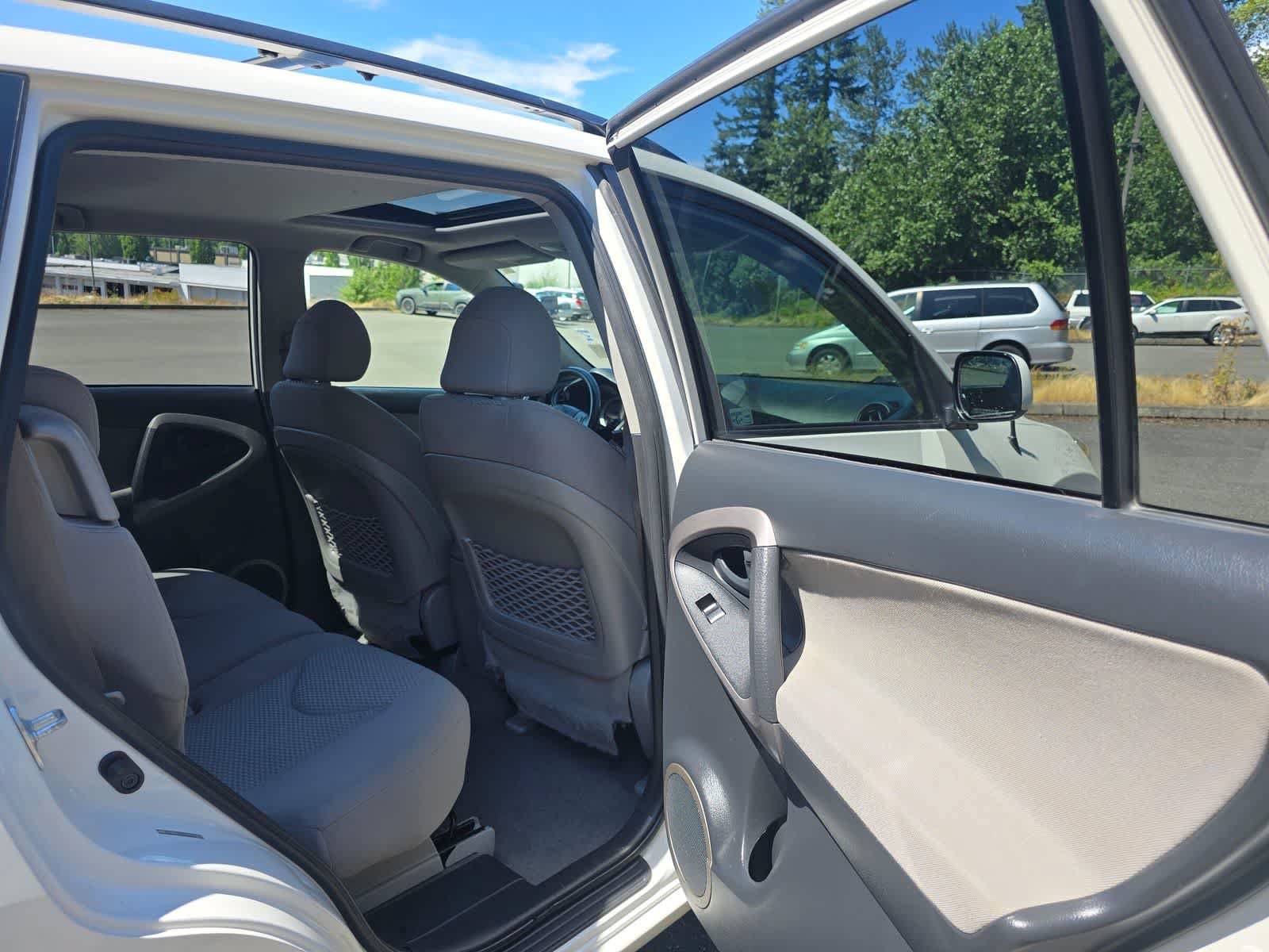 Used 2007 Toyota RAV4 Limited AWD/4WD image 24