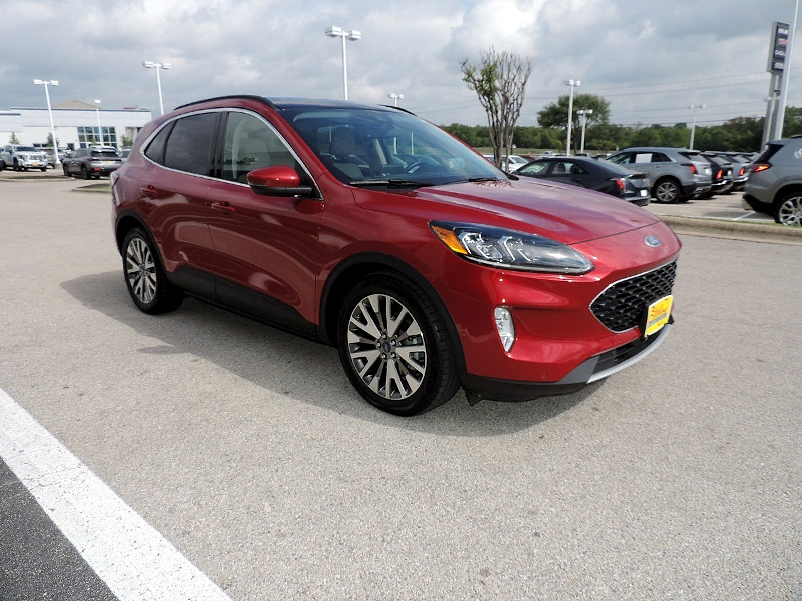Used 2020 Ford Escape Titanium w/ Titanium Premium Package 2.0 image 3