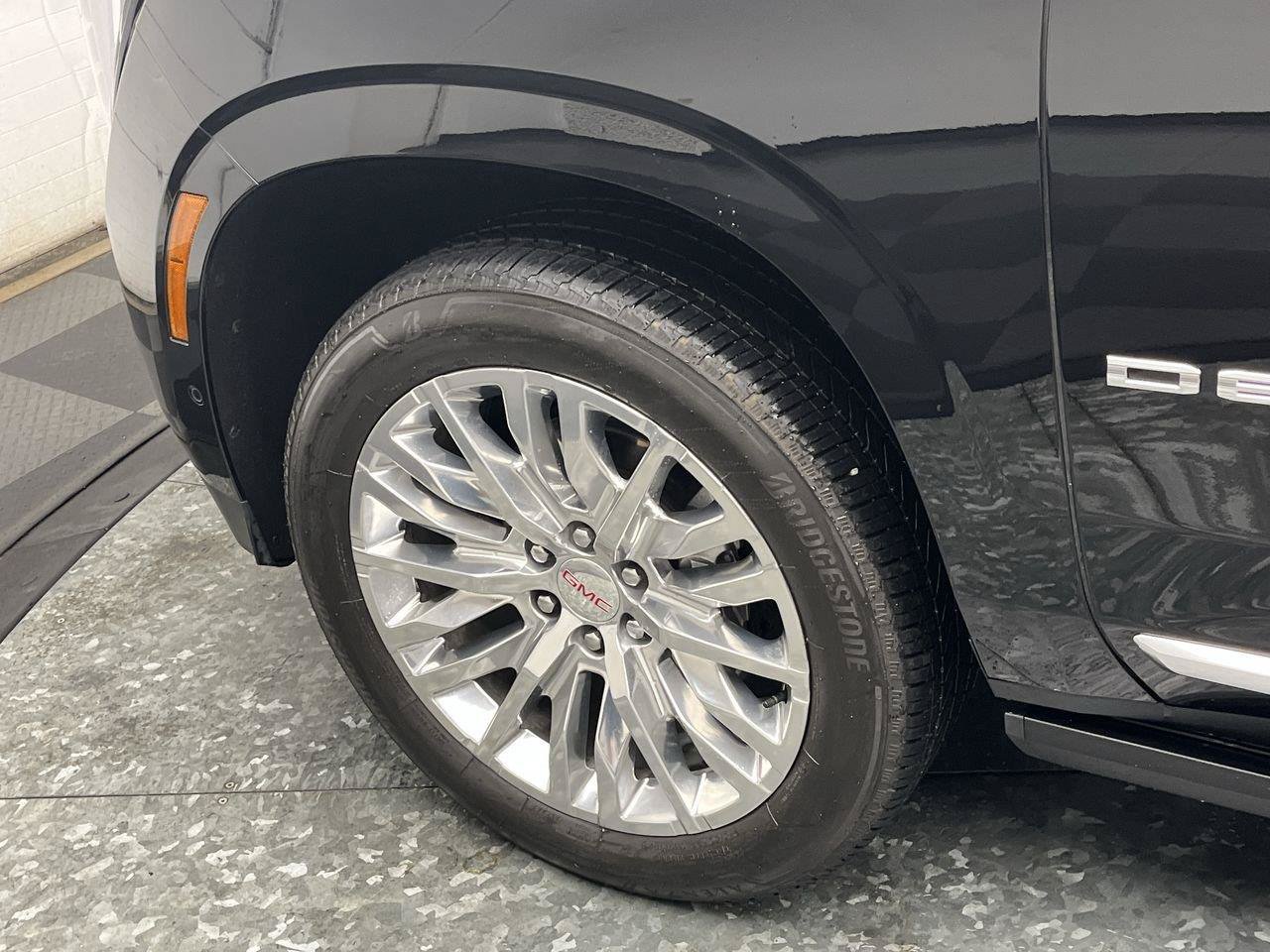 Certified 2025 GMC Yukon Denali w/ Sun & Power Step Package AWD/4WD image 38