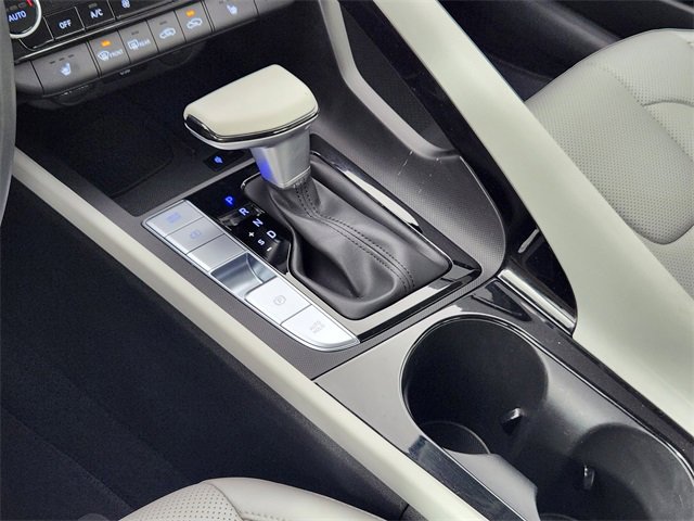 Certified 2025 Hyundai Elantra Limited image 22