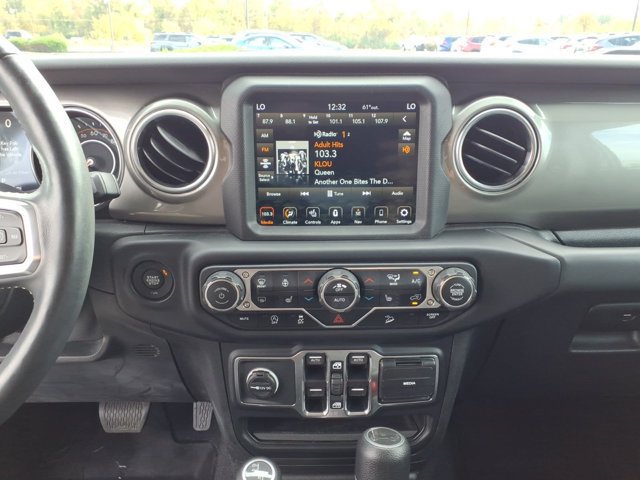 Used 2019 Jeep Wrangler Unlimited Sahara AWD/4WD image 9