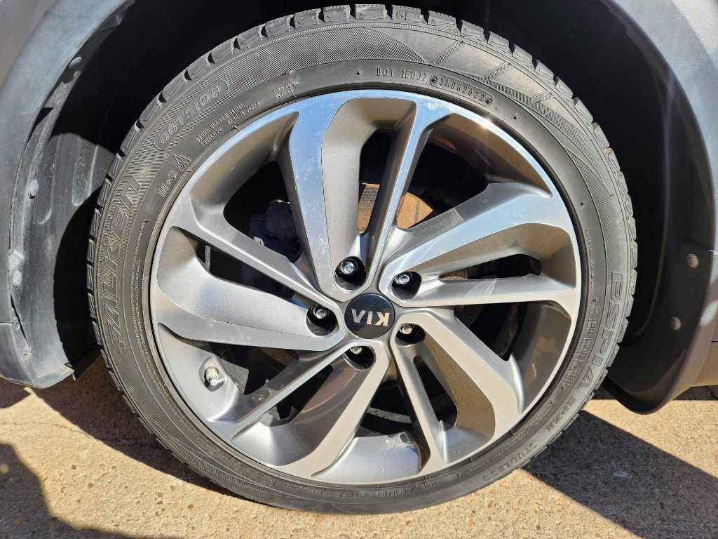 Used 2017 Kia Niro EX image 18