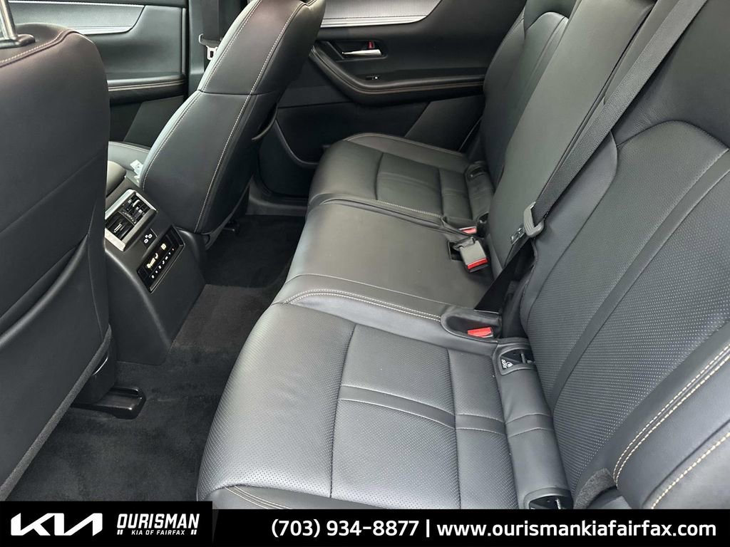 Used 2024 MAZDA CX-90 3.3 Turbo w/ Preferred Plus image 19