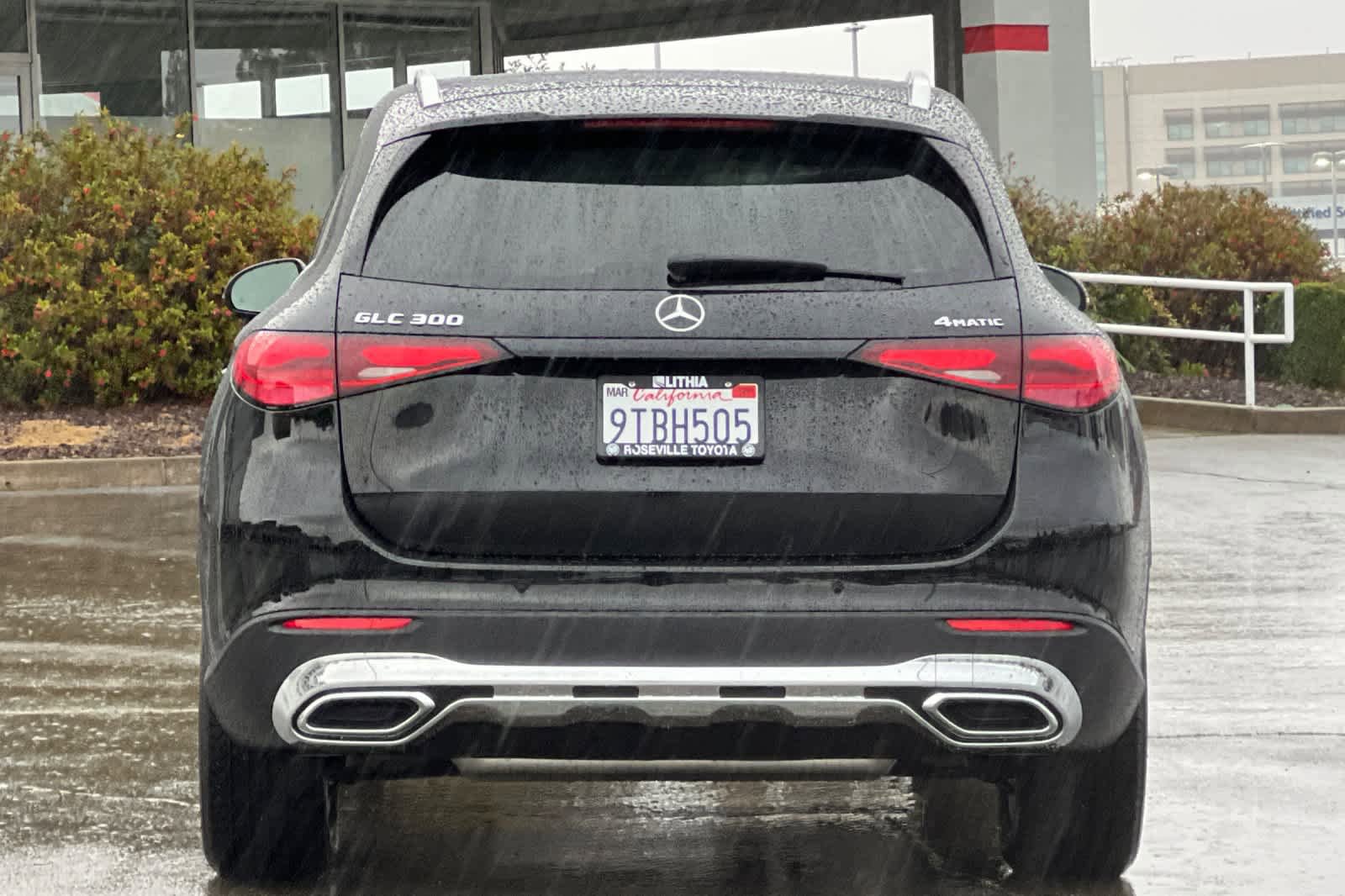 Used 2025 Mercedes-Benz GLC 300 4MATIC image 8