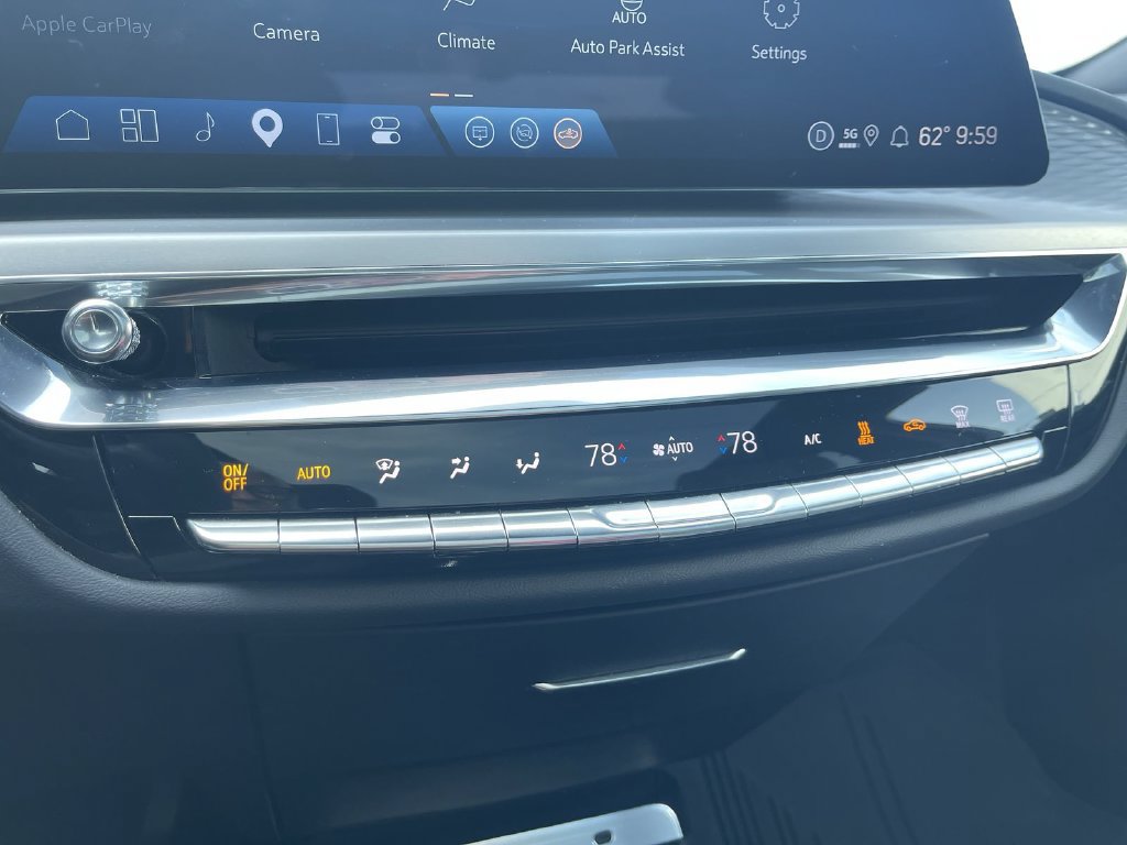 Used 2024 Cadillac Lyriq Luxury AWD/4WD image 18