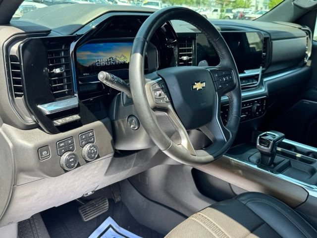 Certified 2024 Chevrolet Silverado 1500 High Country w/ High Country Premium Package AWD/4WD image 17