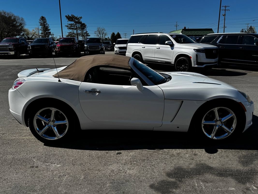 Used 2009 Saturn Sky Red Line RWD image 28