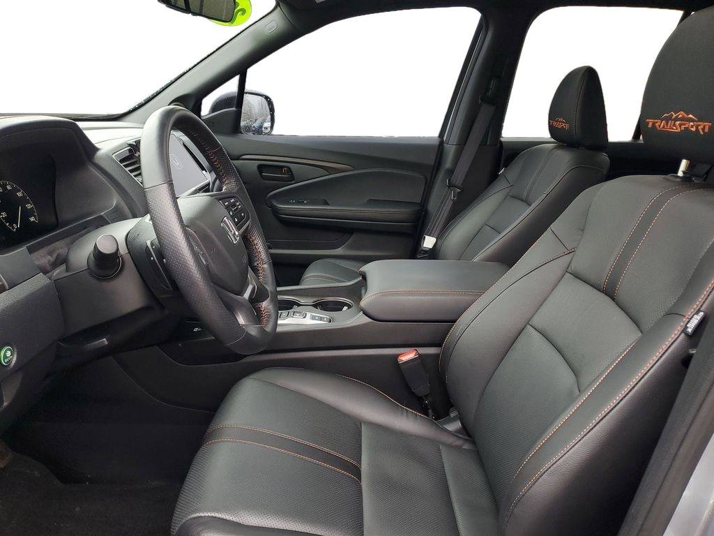Used 2025 Honda Ridgeline TrailSport image 7
