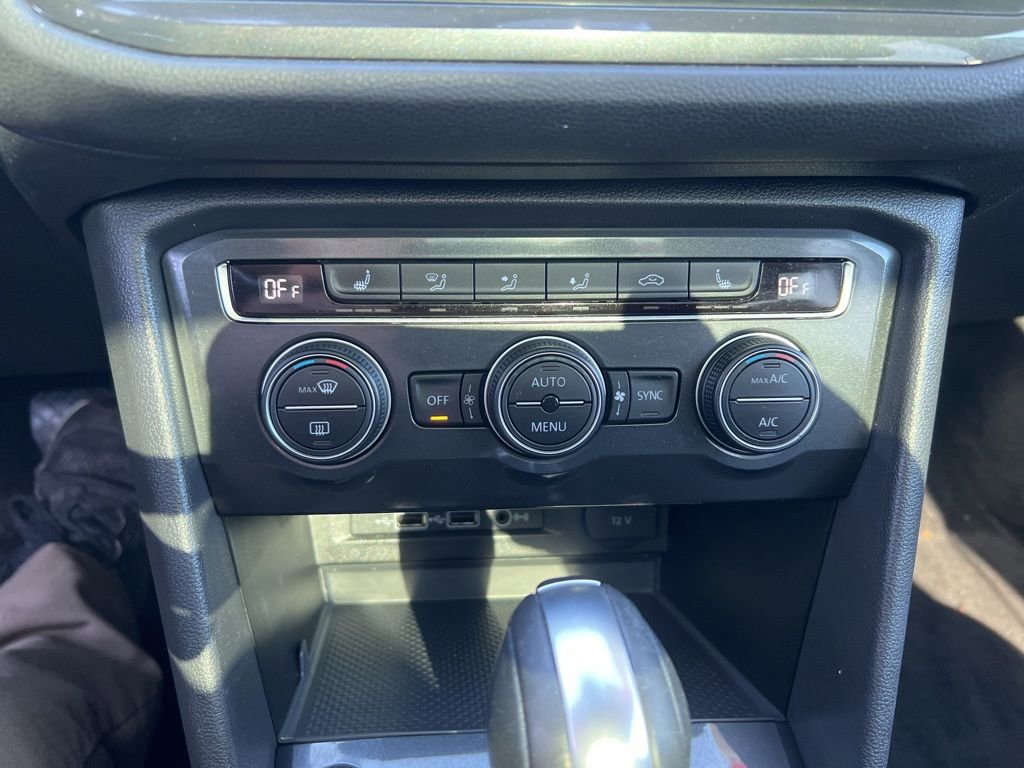 Used 2019 Volkswagen Tiguan SE image 56