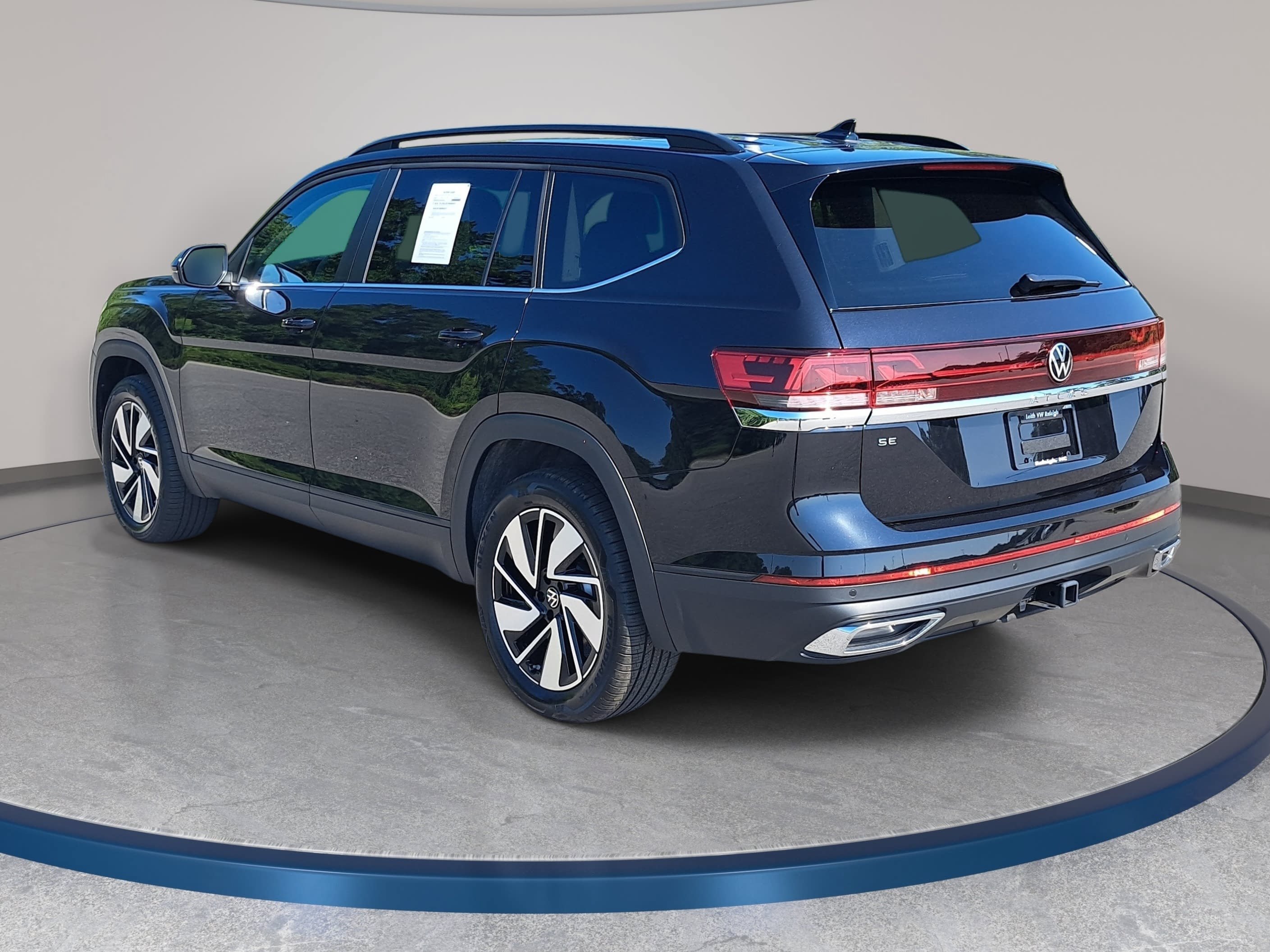 Used 2026 Volkswagen Atlas SE FWD image 7