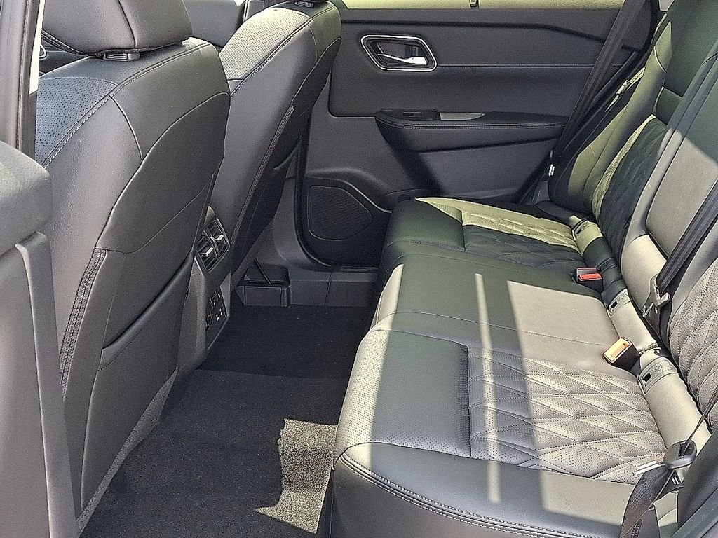 New 2026 Nissan Rogue Platinum w/ Platinum Premium Package AWD/4WD image 7