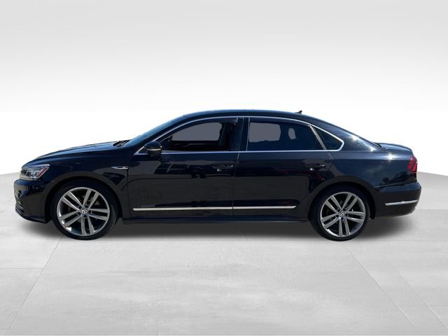 Used 2017 Volkswagen Passat 1.8T R-Line image 2