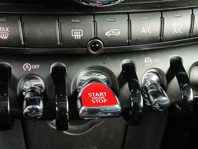 Used 2024 MINI Cooper 2-Door Hardtop image 12