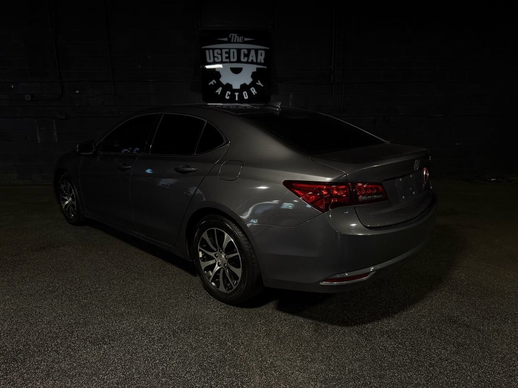 Used 2017 Acura TLX w/ Technology Package FWD image 4