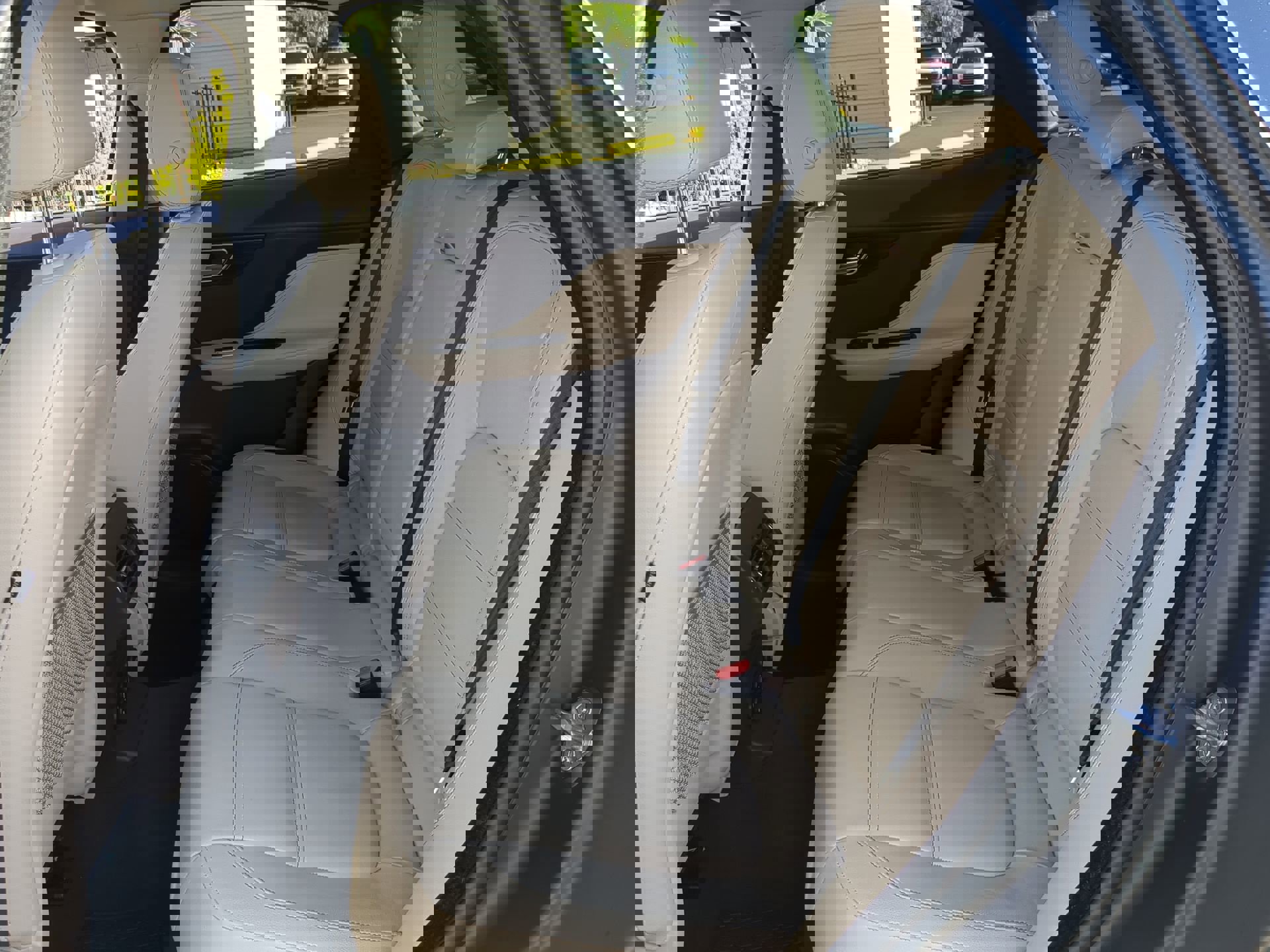 Used 2018 Jaguar F-PACE Prestige image 17