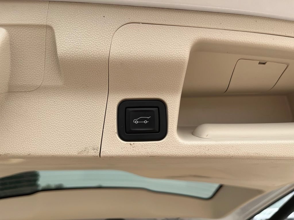 Used 2023 GMC Acadia Denali w/ Denali Ultimate Package AWD/4WD image 9