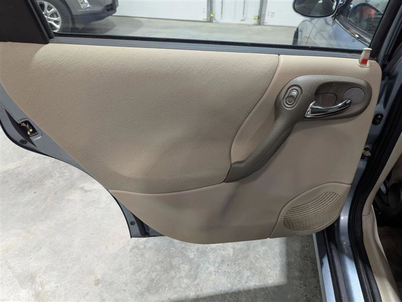 Used 2003 Saturn L-Series L200 image 14