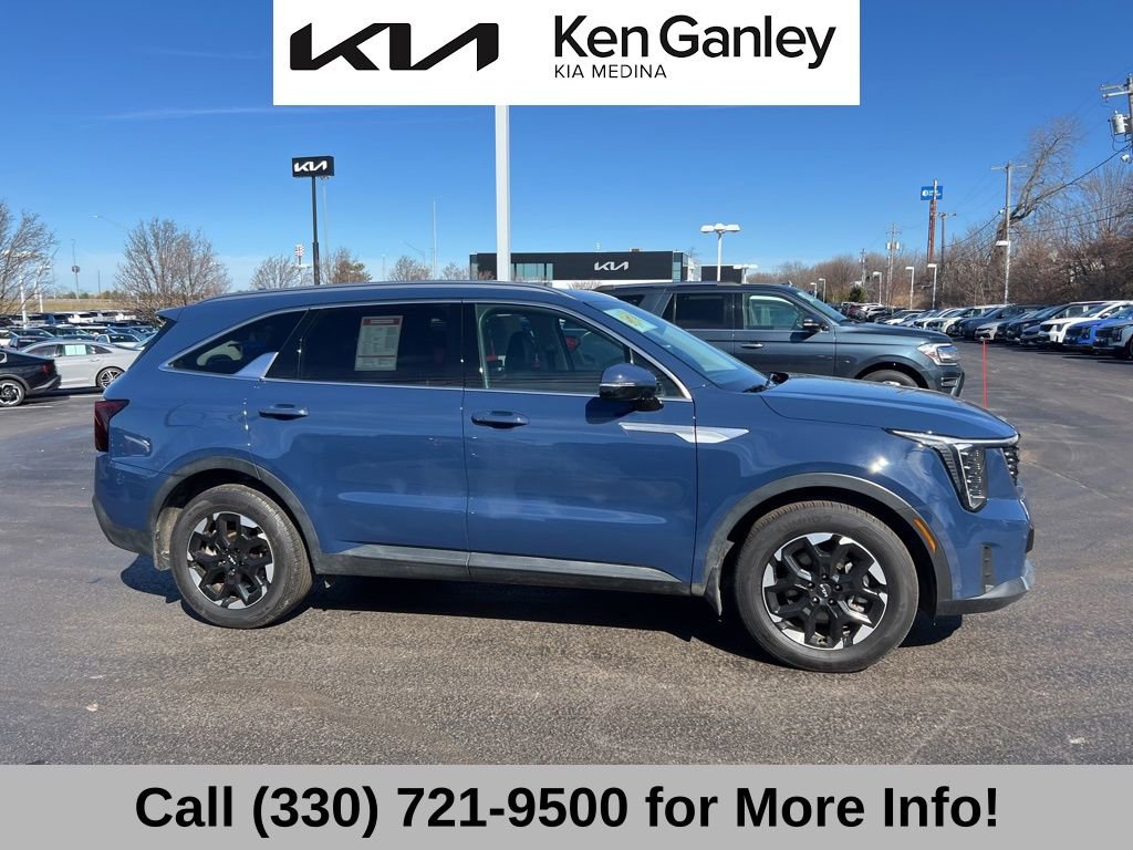 Certified 2025 Kia Sorento S FWD image 8