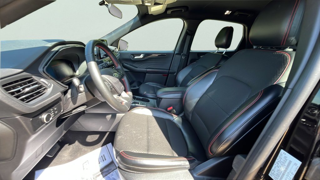 Used 2025 Ford Escape ST-Line FWD image 14