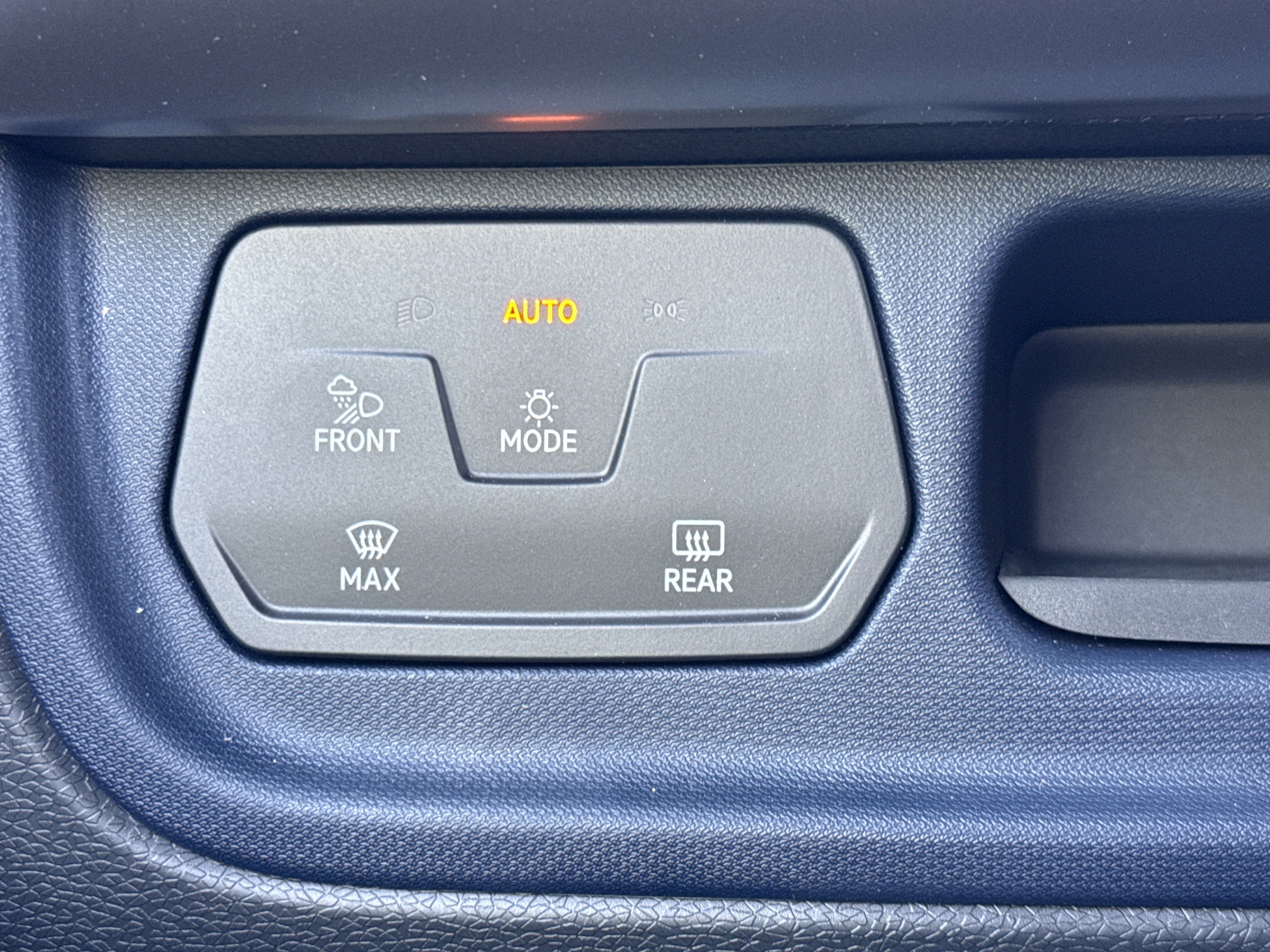 New 2025 Volkswagen ID. Buzz Pro S image 10