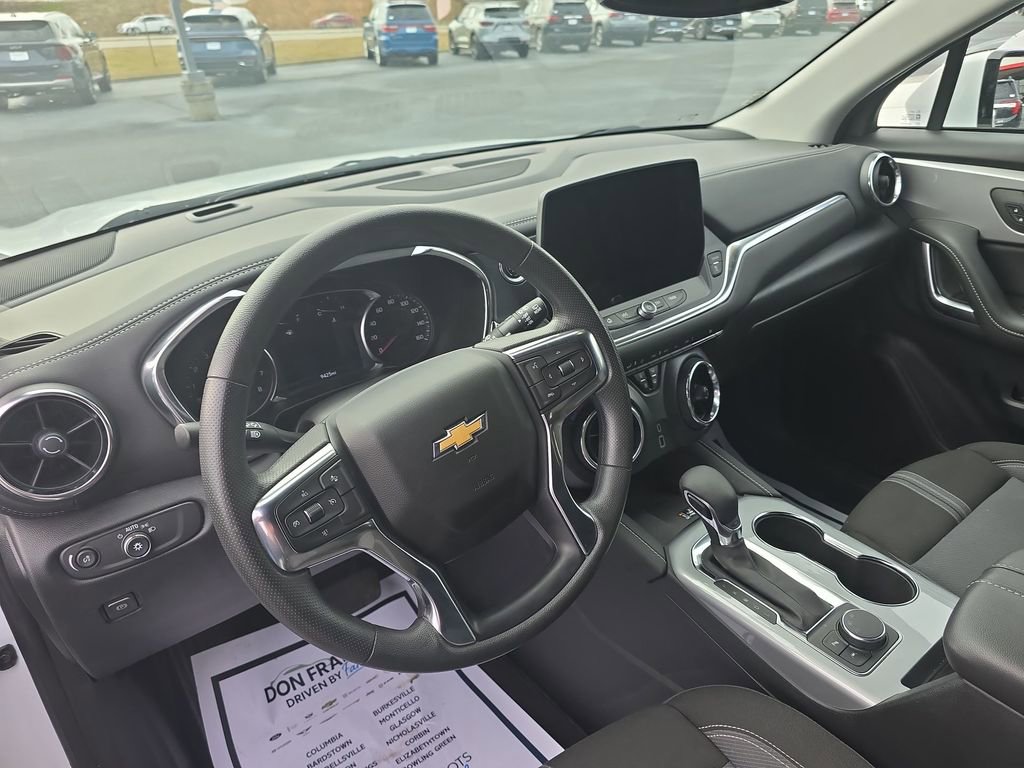 Used 2024 Chevrolet Blazer LT w/ Convenience Package FWD image 10