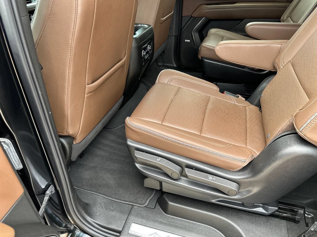 Used 2023 Chevrolet Tahoe High Country AWD/4WD image 33